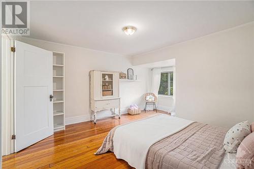 28 Grove Avenue, Ottawa, ON - Indoor Photo Showing Bedroom