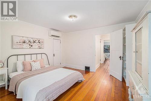 28 Grove Avenue, Ottawa, ON - Indoor Photo Showing Bedroom