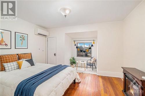 28 Grove Avenue, Ottawa, ON - Indoor Photo Showing Bedroom