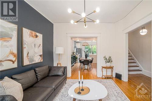 28 Grove Avenue, Ottawa, ON - Indoor Photo Showing Living Room