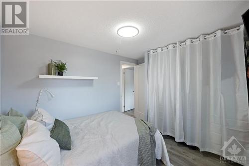 16 Tyrrell Place, Ottawa, ON - Indoor Photo Showing Bedroom