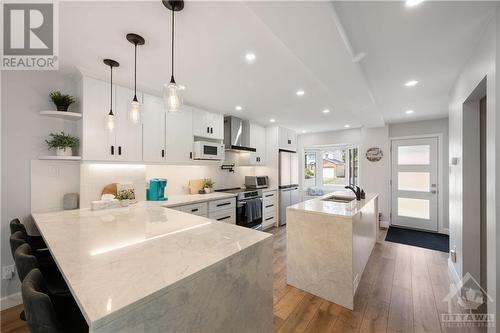 16 Tyrrell Place, Ottawa, ON - Indoor Photo Showing Kitchen With Upgraded Kitchen