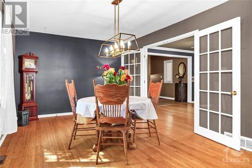 10551 Maurice Street, Mountain, ON - Indoor Photo Showing Dining Room