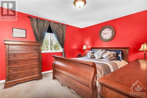 10551 Maurice Street, Mountain, ON - Indoor Photo Showing Bedroom