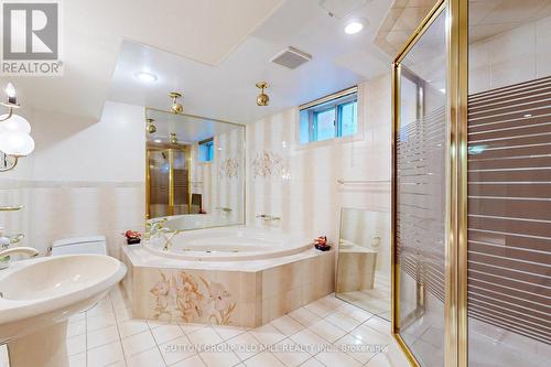 60 Ridgemount Road, Toronto, ON - Indoor Photo Showing Bathroom