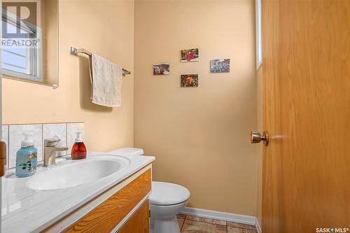 1507 G Avenue N, Saskatoon, SK - Indoor Photo Showing Bathroom