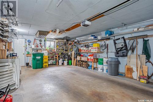 1507 G Avenue N, Saskatoon, SK - Indoor Photo Showing Garage