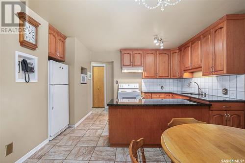 1507 G Avenue N, Saskatoon, SK - Indoor Photo Showing Kitchen