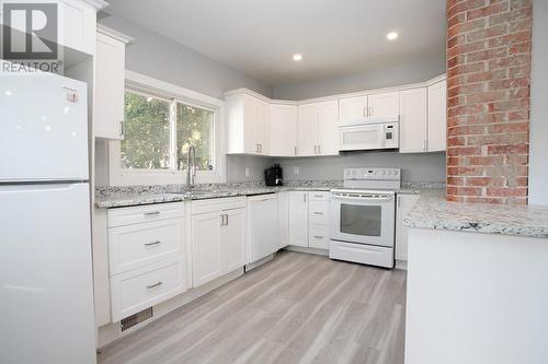 295 Gillies St, Sault Ste. Marie, ON - Indoor Photo Showing Kitchen