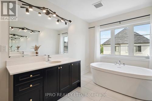 42 Prunella Crescent, East Gwillimbury (Holland Landing), ON - Indoor Photo Showing Bathroom