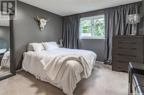 110 Hogg Crescent, Saskatoon, SK - Indoor Photo Showing Bedroom