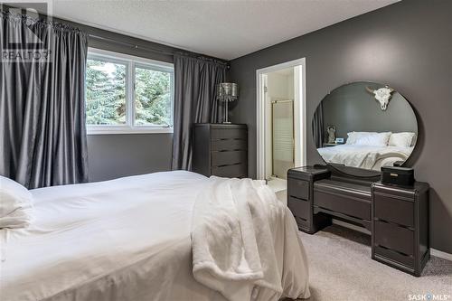 110 Hogg Crescent, Saskatoon, SK - Indoor Photo Showing Bedroom