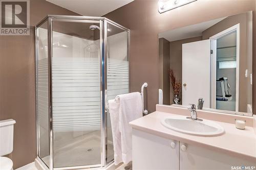 110 Hogg Crescent, Saskatoon, SK - Indoor Photo Showing Bathroom