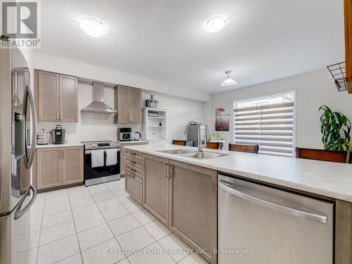 26 Lillian Way, Haldimand, ON - Indoor Photo Showing Kitchen With Double Sink