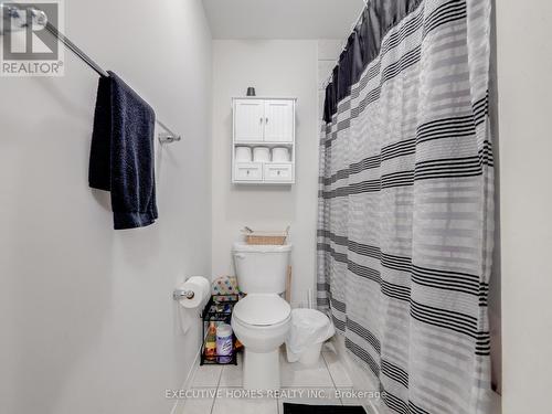 26 Lillian Way, Haldimand, ON - Indoor Photo Showing Bathroom