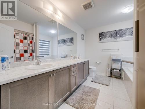 26 Lillian Way, Haldimand, ON - Indoor Photo Showing Bathroom