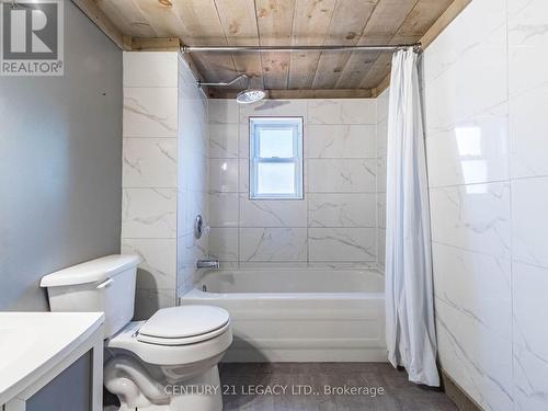 153 Elgin Street E, Oshawa, ON - Indoor Photo Showing Bathroom