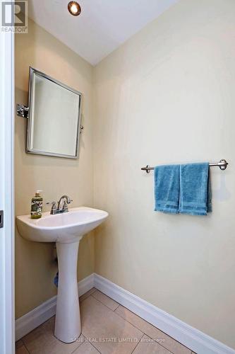 188 Pape Avenue, Toronto, ON - Indoor Photo Showing Bathroom