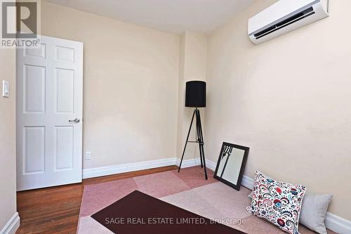 188 Pape Avenue, Toronto, ON - Indoor Photo Showing Other Room