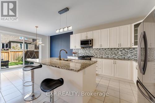 Main - 6 Deepwood Crescent, East Gwillimbury, ON - Indoor Photo Showing Kitchen With Double Sink With Upgraded Kitchen