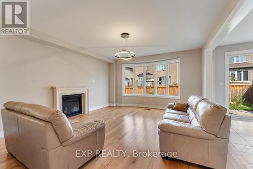 Main - 6 Deepwood Crescent, East Gwillimbury, ON - Indoor Photo Showing Living Room With Fireplace