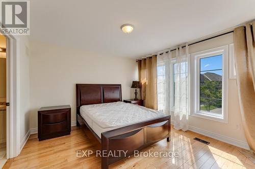 Main - 6 Deepwood Crescent, East Gwillimbury, ON - Indoor Photo Showing Bedroom