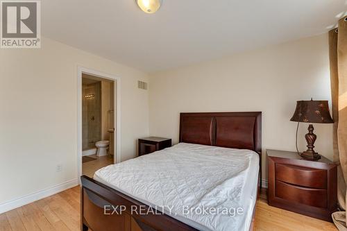 Main - 6 Deepwood Crescent, East Gwillimbury, ON - Indoor Photo Showing Bedroom