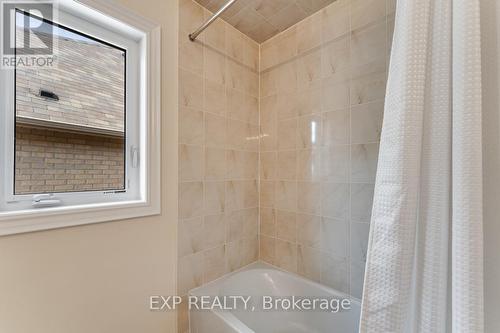 Main - 6 Deepwood Crescent, East Gwillimbury, ON - Indoor Photo Showing Bathroom