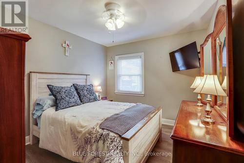 226 Oakland Avenue, London, ON - Indoor Photo Showing Bedroom