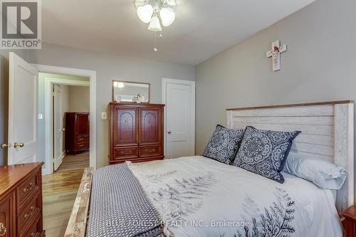 226 Oakland Avenue, London, ON - Indoor Photo Showing Bedroom