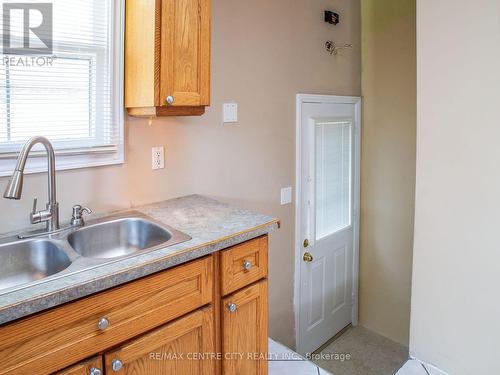 1282 Hillcrest Avenue, London, ON - Indoor Photo Showing Kitchen With Double Sink