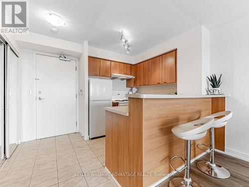 3308 - 38 Lee Centre Drive, Toronto, ON - Indoor Photo Showing Kitchen