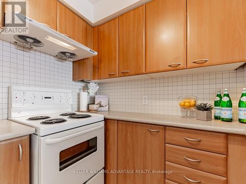 3308 - 38 Lee Centre Drive, Toronto (Woburn), ON - Indoor Photo Showing Kitchen