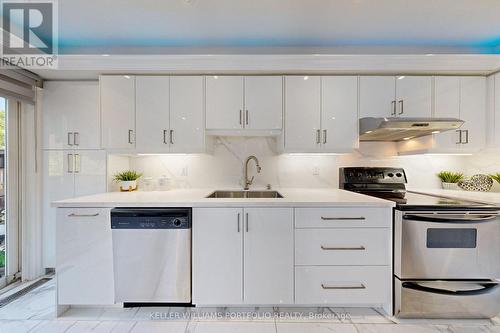 30 Country Drive Lane, Vaughan, ON - Indoor Photo Showing Kitchen