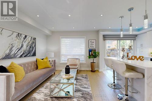 30 Country Drive Lane, Vaughan, ON - Indoor Photo Showing Living Room