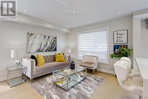 30 Country Drive Lane, Vaughan, ON - Indoor Photo Showing Living Room