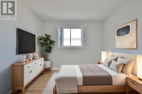 4 Shalom Way, Barrie (Painswick South), ON - Indoor Photo Showing Bedroom