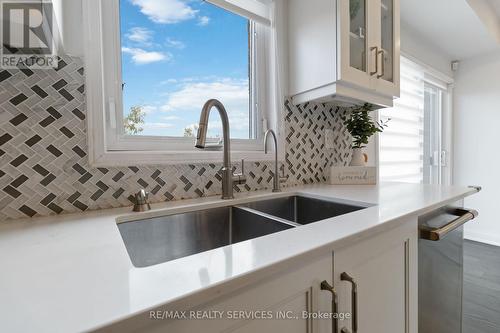 2466 Adamvale Crescent, Oakville, ON - Indoor Photo Showing Kitchen With Double Sink