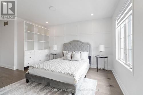 2466 Adamvale Crescent, Oakville, ON - Indoor Photo Showing Bedroom