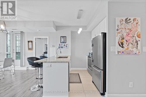 1701 - 4099 Brickstone Mews, Mississauga, ON - Indoor Photo Showing Kitchen