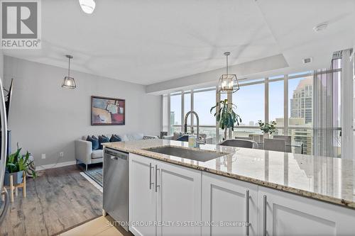 1701 - 4099 Brickstone Mews, Mississauga, ON - Indoor Photo Showing Kitchen