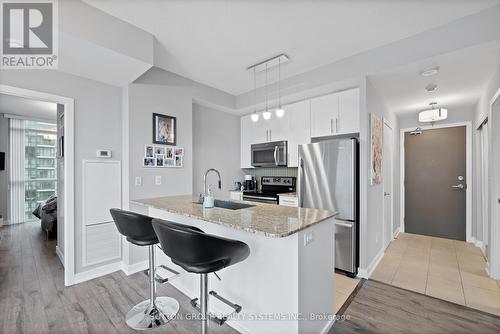 1701 - 4099 Brickstone Mews, Mississauga (Creditview), ON - Indoor Photo Showing Kitchen With Upgraded Kitchen