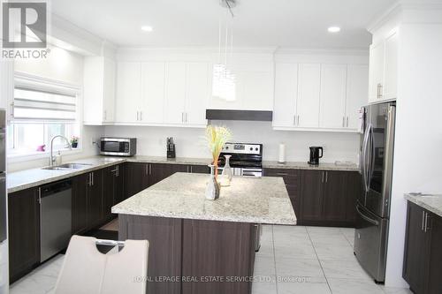 1685 Emberton Way, Innisfil, ON - Indoor Photo Showing Kitchen With Stainless Steel Kitchen With Upgraded Kitchen