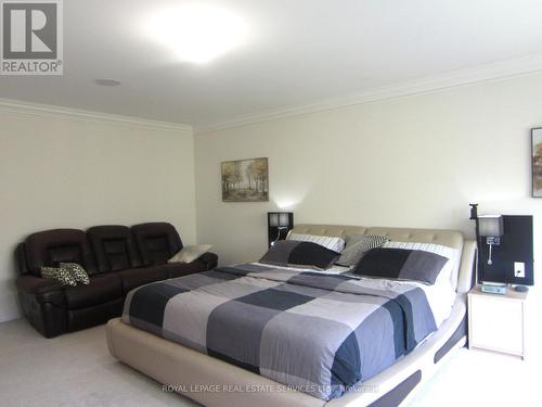 1685 Emberton Way, Innisfil, ON - Indoor Photo Showing Bedroom