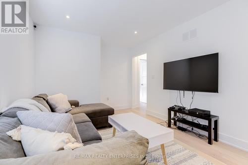 61 Wheatfield Road, Barrie, ON - Indoor Photo Showing Living Room