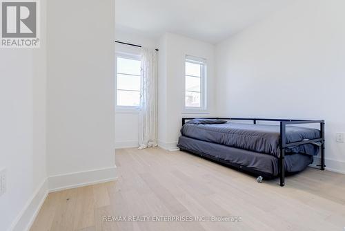 61 Wheatfield Road, Barrie, ON - Indoor Photo Showing Bedroom