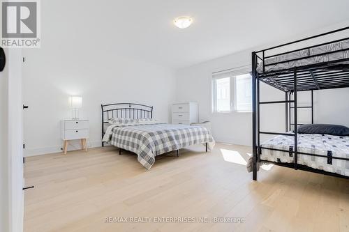 61 Wheatfield Road, Barrie, ON - Indoor Photo Showing Bedroom