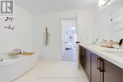 61 Wheatfield Road, Barrie, ON - Indoor Photo Showing Bathroom