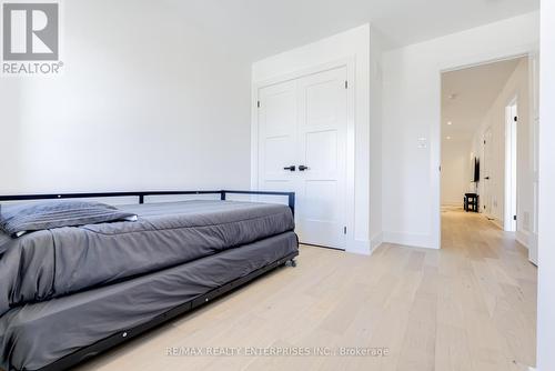 61 Wheatfield Road, Barrie, ON - Indoor Photo Showing Bedroom