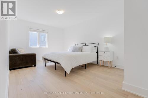 61 Wheatfield Road, Barrie, ON - Indoor Photo Showing Bedroom